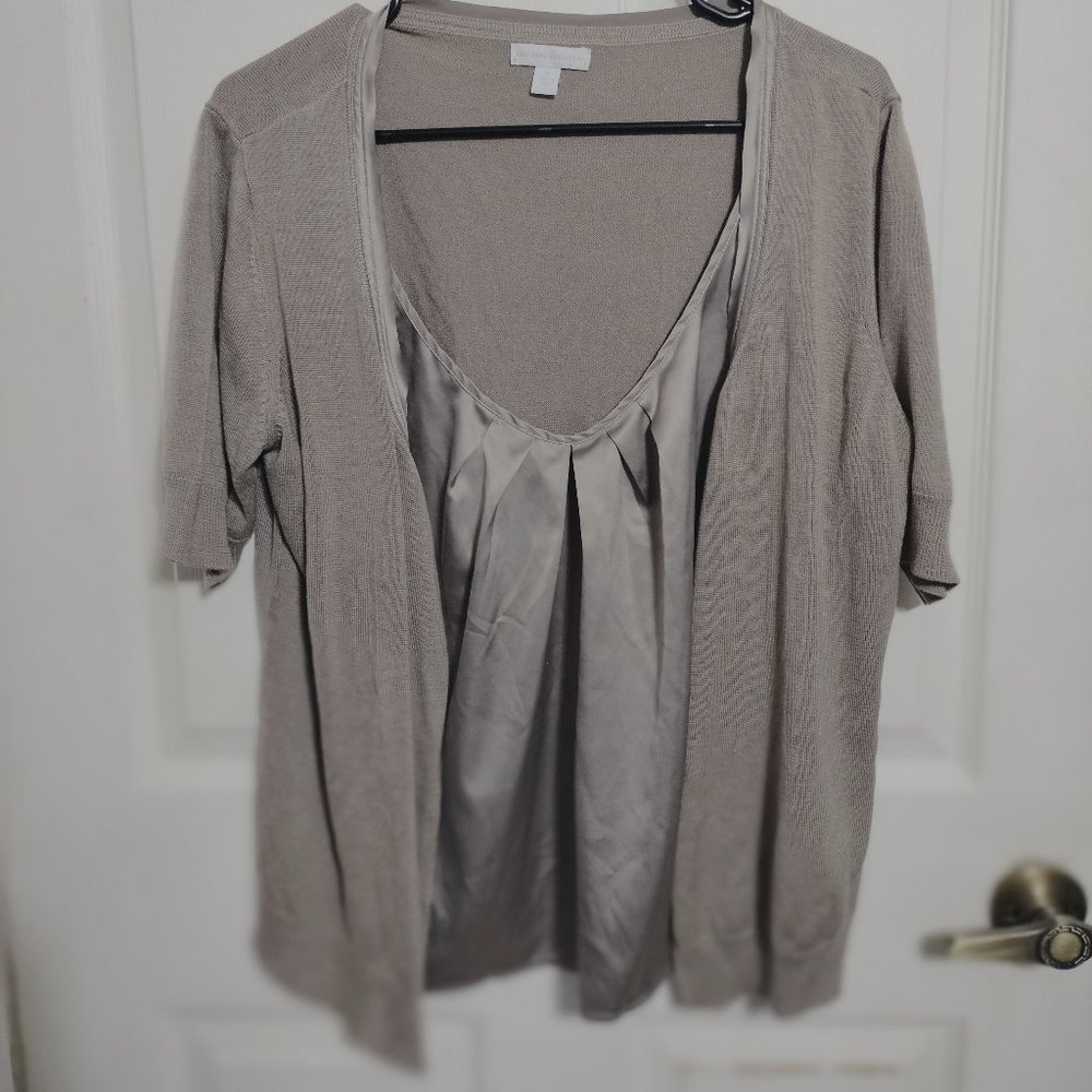 Elegant sweater with attached undershirt